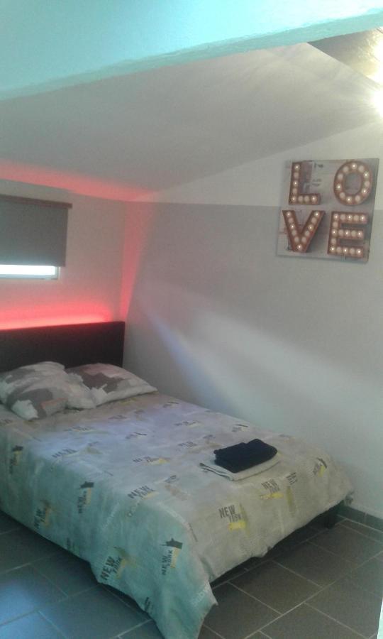 Bienvenue Au Centre Ville Arles Apartment Exterior foto
